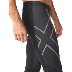 2XU Ignition Shield Compressie-Tights - Black/black Reflective -Sportwinkel 2xu ignition shield compression tights black black reflective 2 1296860