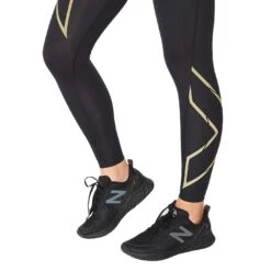 2XU Light Speed Mid-Rise Compression Dames-Tights - Black/gold Reflective - Standard -Sportwinkel 2xu light speed mid rise compression damen tights black gold reflective 4 980855