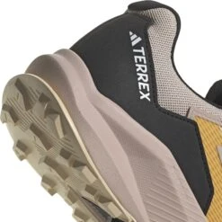 Adidas TERREX Trailrider GORE-TEX Trailrunningschoenen Heren - Magic Beige/wonder Taupe/solid Gold HQ1235 -Sportwinkel adidas mens terrex trailrider gore tex trailrunning shoe magic beige wonder taupe solid gold hq1235 5 1433483