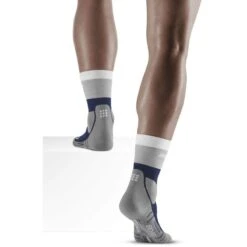CEP Hiking Light Merino Mid Cut Compressiesokken - Marineblue/grey -Sportwinkel cep hiking light merino mid cut compression socks marineblue grey 2 1555632