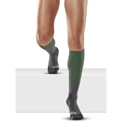 CEP Hiking Merino Compressiesokken Dames - Green/light Grey -Sportwinkel cep hiking merino compression socks women green light grey 1 1555567