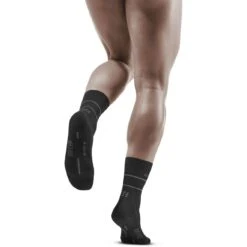 CEP Reflective Mid Cut Compressiesokken - Zwart -Sportwinkel cep reflective mid cut compression socks black 21 1553022