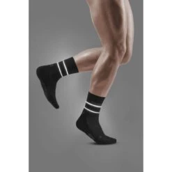 CEP Reflective Mid Cut Compressiesokken - Zwart -Sportwinkel cep reflective mid cut compression socks black 26 1553027