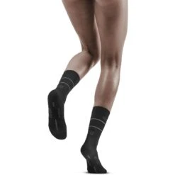 CEP Reflective Mid Cut Compressiesokken Dames - Zwart 13 CEP Reflective Mid Cut Compressiesokken Dames - Zwart -Sportwinkel cep reflective mid cut compression socks women black 22 1553064
