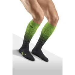 CEP Snowfall Skiing Compressiesokken - Zwart/groen -Sportwinkel cep snowfall skiing compression socks black green 1 1553537