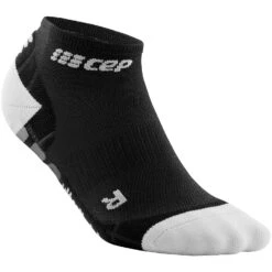 CEP Ultralight Low Cut Compressiesokken - Black/light Grey -Sportwinkel cep ultralight low cut compression socks for men black light grey 4 1018304