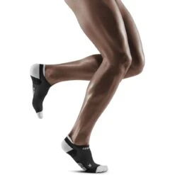 CEP Ultralight No Show Compressiesokken - Black/light Grey -Sportwinkel cep ultralight no show compression socks black light grey 1 1554397