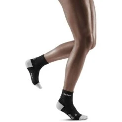 CEP Ultralight Short Compressiesokken Dames - Black/light Grey -Sportwinkel cep ultralight short compression socks women black light grey 1 1554423