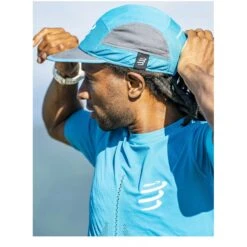 Compressport 5 Panel Light Pet - Mosaic Blue/magnet -Sportwinkel compressport 5 panel light cap mosaic blue magnet 2 1560855