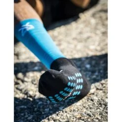 Compressport Mid Compressiesokken - Mosaic Blue/black 24 Compressport Mid Compressiesokken - Mosaic Blue/black -Sportwinkel compressport mid compression socks mosaic blue black 1 1558781