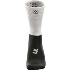Compressport Mid Compressiesokken - Wit/zwart -Sportwinkel compressport mid compression socks white black 3 1499238