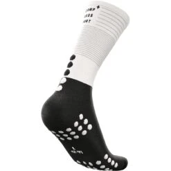 Compressport Mid Compressiesokken - Wit/zwart -Sportwinkel compressport mid compression socks white black 6 1499234