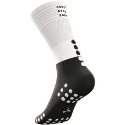 Compressport Mid Compressiesokken - Wit/zwart -Sportwinkel compressport mid compression socks white black 8 1499236