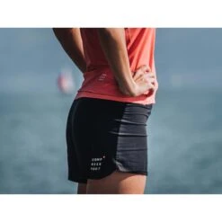 Compressport Performance Hardloopshorts Dames - Black Edition 2023 - Zwart/wit -Sportwinkel compressport performance running overshorts women black 1 1452747
