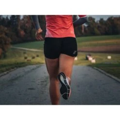 Compressport Performance Hardloopshorts Dames - Black Edition 2023 - Zwart/wit -Sportwinkel compressport performance running overshorts women black 3 1452749