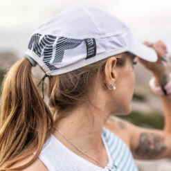 Compressport Pro Racing Pet - Wit -Sportwinkel compressport pro racing cap white 5 826741