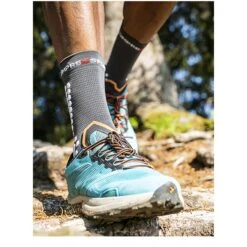 Compressport Pro Racing Compressiesokken V4.0 Trail - Magnet/white -Sportwinkel compressport pro racing compression socks v4 1560140