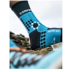 Compressport Pro Racing Compressiesokken Winter Trail - Mosaic Blue/black 21 Compressport Pro Racing Compressiesokken Winter Trail - Mosaic Blue/black -Sportwinkel compressport pro racing compression socks winter trail mosaic blue black 1 1560998