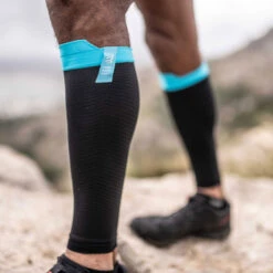 Compressport R2 Oxygen Kuitcompressoren - Zwart -Sportwinkel compressport r2 oxygen calf sleeves black 4 827291