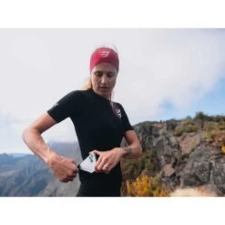 Compressport Trail Postural Dames Shirt Met Korte Mouwen - Black/persian Red -Sportwinkel compressport trail postural short sleeve top women black persian red 6 1454937