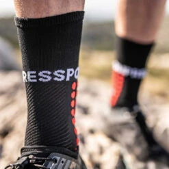 Compressport Ultra Trail Compressiesokken - Zwart 8 Compressport Ultra Trail Compressiesokken - Zwart -Sportwinkel compressport ultra trail socks black 3 827969