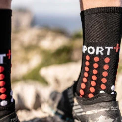 Compressport Ultra Trail Compressiesokken - Zwart 9 Compressport Ultra Trail Compressiesokken - Zwart -Sportwinkel compressport ultra trail socks black 4 827970