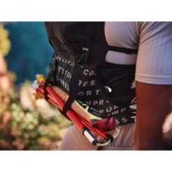 Compressport UltRun S Pack Evo 15L Drinkrugzak - Zwart 29 Compressport UltRun S Pack Evo 15L Drinkrugzak - Zwart -Sportwinkel compressport ultrun s pack evo 15l hydration backpack black 6 1455243