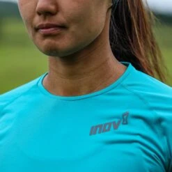 Inov-8 Base Elite 3.0 Dames Hardloopshirt - Blauw 17 Inov-8 Base Elite 3.0 Dames Hardloopshirt - Blauw -Sportwinkel inov 8 base elite 3 1338006