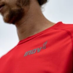 Inov-8 Base Elite Hardloopshirt Met Lange Mouwen - Rood -Sportwinkel inov 8 base elite longsleeve running shirt red 4 1337961
