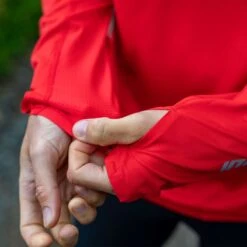 Inov-8 Base Elite Hardloopshirt Met Lange Mouwen - Rood -Sportwinkel inov 8 base elite longsleeve running shirt red 5 1337962