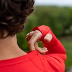 Inov-8 Base Elite Hardloopshirt Met Lange Mouwen - Rood -Sportwinkel inov 8 base elite longsleeve running shirt red 6 1337963