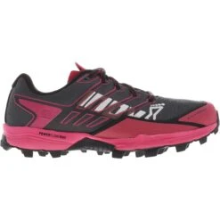 Inov-8 X-Talon Ultra 260 V2 Wide Dames Hardloopschoenen - Zwart/sangria -Sportwinkel inov 8 x talon ultra 260 v2 women s running shoes black sangria 1 1379428