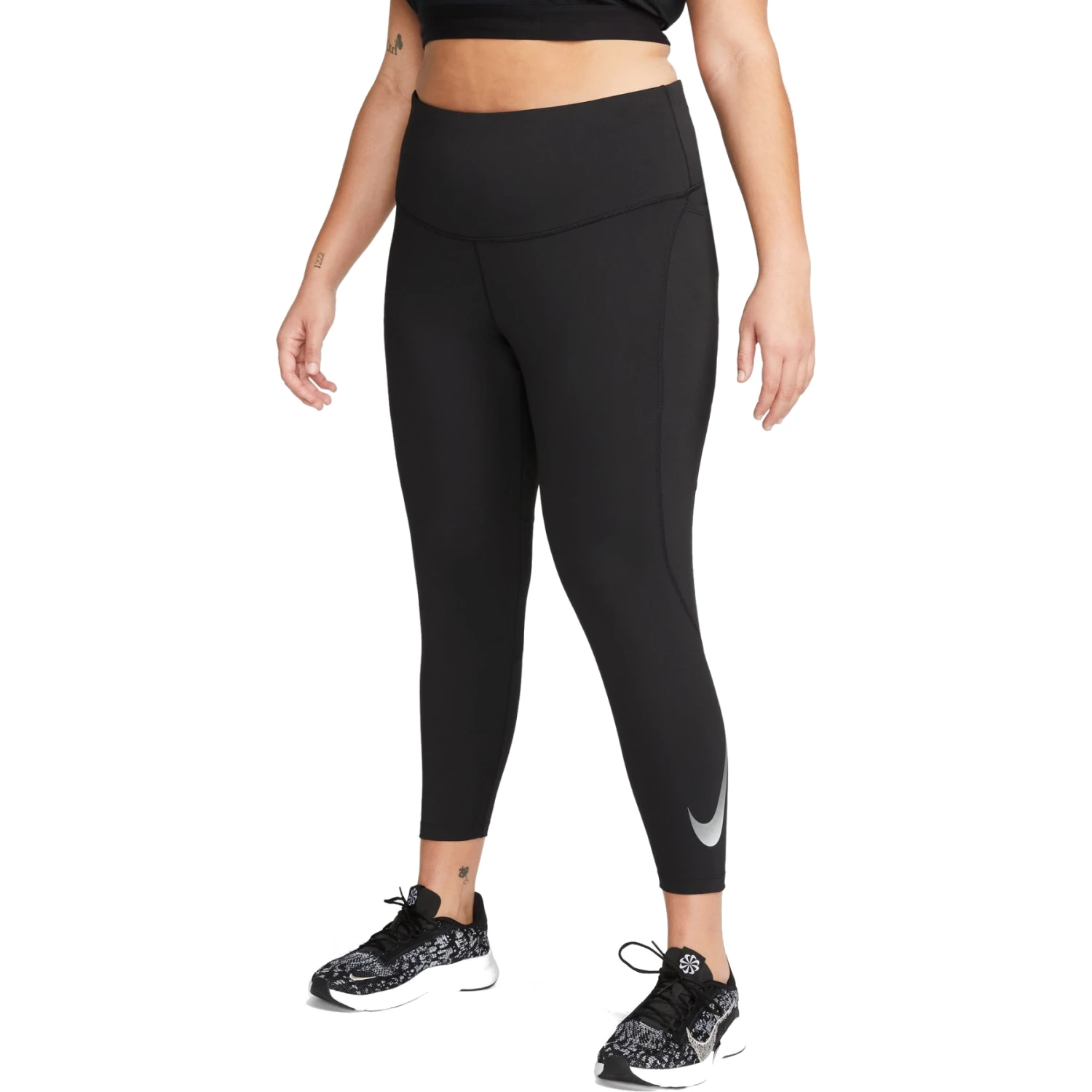 Nike Dri-FIT Fast Mid-Rise 7/8-Leggings (Plus Size) Dames - Black/reflective Silver FB3230-010 1 Nike Dri-FIT Fast Mid-Rise 7/8-Leggings (Plus Size) Dames - Black/reflective Silver FB3230-010