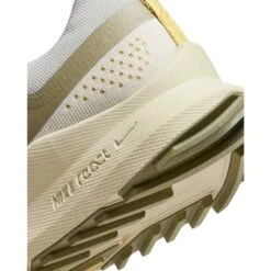 Nike Pegasus Trail 4 Trailrunning Schoenen Dames - Phantom/neutral Olive-saturn Gold FJ4732-001 -Sportwinkel nike pegasus trail 4 womens trail running shoes phantom neutral olive saturn gold fj4732 001 6 1478665