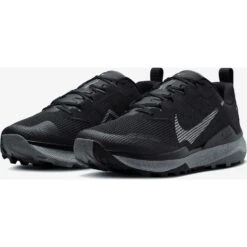 Nike Wildhorse 8 Trailrunning Schoenen Heren - Black/wolf Grey-cool Grey-white DR2686-001 -Sportwinkel nike react wildhorse 8 mens trail running shoes black wolf grey cool grey white dr2686 001 6 1458437