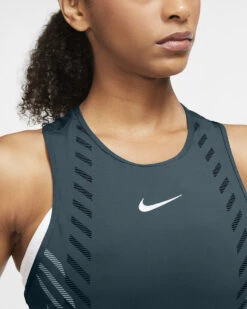 Nike Runway Hardlooptop Dames - Ash Green/reflective Silver CU3222-058 -Sportwinkel nike runway damen laufoberteil ash green reflective silver2 881580