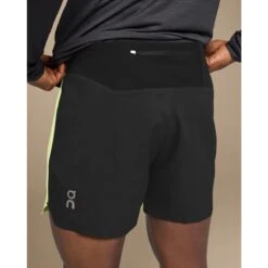On Running On 5 Inch Lightweight Shorts Heren Hardloopshort - Hay & Black -Sportwinkel on 5 inch lightweight shorts men hay black 2 1541291