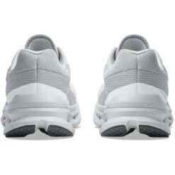 On Running On Cloudrunner Dames Hardloopschoenen - White & Frost -Sportwinkel on cloudrunner women running shoe white frost 5 1149236