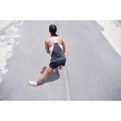 On Running On Tank-T Dames Hardloopshirt - Glacier & Black -Sportwinkel on tank t women running shirt glacier black 8 948796