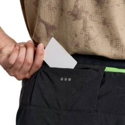 Saucony E. Utility 6" Shorts - Zwart -Sportwinkel saucony explorer utility 6 shorts black 8 1451777