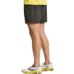 Saucony E. Utility 6" Shorts - Climbing Ivy -Sportwinkel saucony explorer utility 6 shorts climbing ivy 4 1451781
