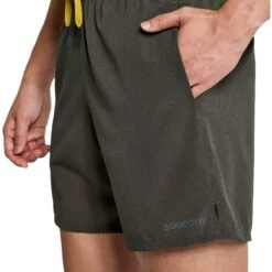 Saucony E. Utility 6" Shorts - Climbing Ivy -Sportwinkel saucony explorer utility 6 shorts climbing ivy 8 1451785