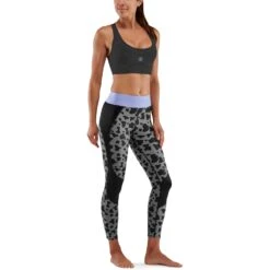 SKINS Compression 3-Series Long Tights Dames - Animal Black -Sportwinkel skins compression 3 series womens long tights animal black 4 1067954