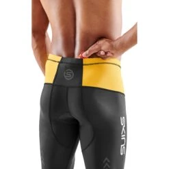 SKINS TRI Brand Short - Black/Zest -Sportwinkel skins tri brand half tights black zest 7 1231858