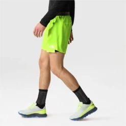 The North Face Sunriser 2 In 1 Short Heren 8315 - LED Yellow/New Taupe Green -Sportwinkel the north face mens sunriser 2 in 1 shorts led yellow new taupe green 4 1396395