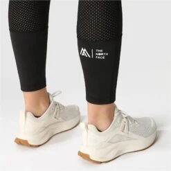 The North Face Mountain Athletics Lab Pocket 7/8 Tight Dames - TNF Black -Sportwinkel the north face womens mountain athletics lab 7 8 pocket tights tnf black 7 1397703