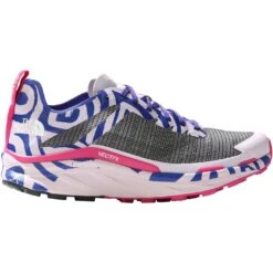 The North Face TNF X Elvira VECTIV™ Infinite Trail Running Schoenen Dames - Lapis Blue Fernando Elvira Collab Print/Lavender Fog -Sportwinkel the north face womens tnf x elvira vectiv infinite trail running shoes lapis blue fernando elvira collab print lavender fog 4 1305221