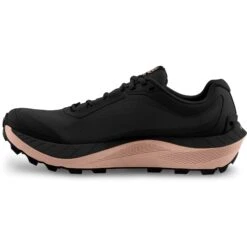 Topo Athletic MTN Racer 3 Trailrunning Schoenen Dames - Black/mauve -Sportwinkel topo athletic mtn racer 3 womens trail running shoes black mauve 3 1530640