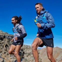 Ultimate Direction Men's Velum Short - Onyx -Sportwinkel ultimate direction mens velum short onyx 82467721 02 1178647