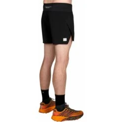 Ultimate Direction Men's Velum Short - Onyx -Sportwinkel ultimate direction mens velum short onyx 82467721 03 1178648
